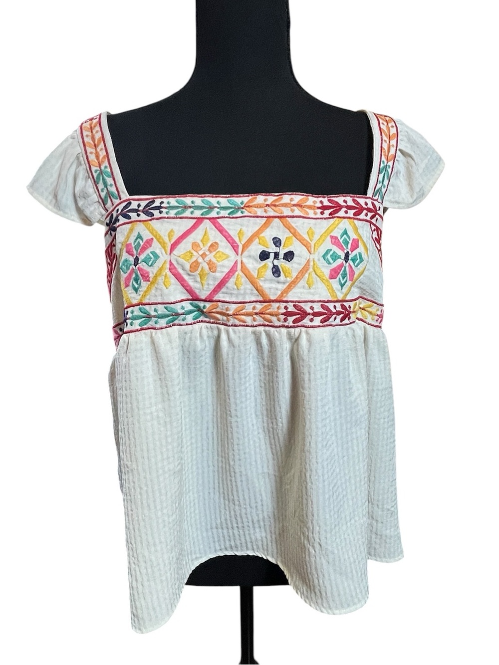 Women’s light weight sleeveless top